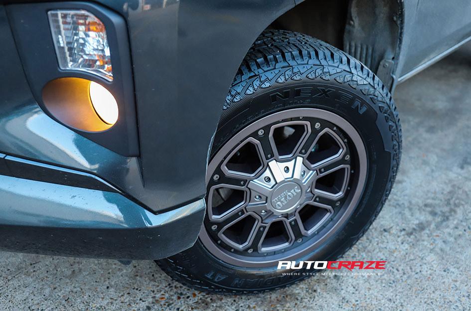 MITSUBISHI TRITON MO984 SHIFT MATTE BLACK WITH GLOSS BLACK INSERTS